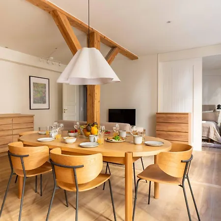 Cozy And Contemporary Ground Floor Retreat