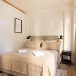 Cozy And Contemporary Ground Floor Retreat アパート *