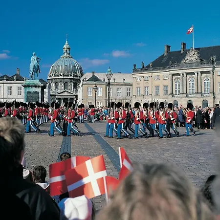 Apartamento Cozy And Contemporary Ground Floor Retreat *