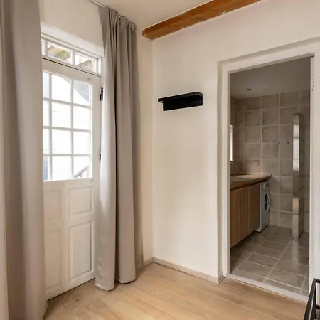 Cozy And Contemporary Ground Floor Retreat Apartman