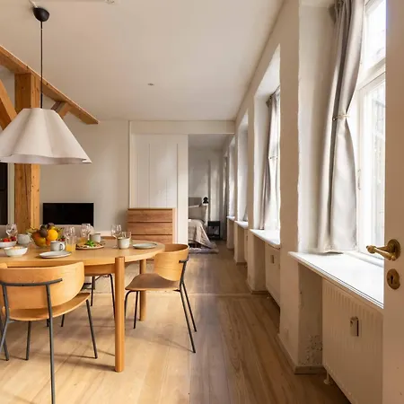 Cozy And Contemporary Ground Floor Retreat Apartman