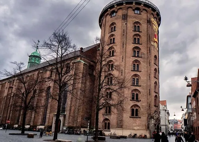 Cozy And Contemporary Ground Floor Retreat