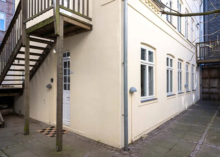 Cozy And Contemporary Ground Floor Retreat Copenhagen