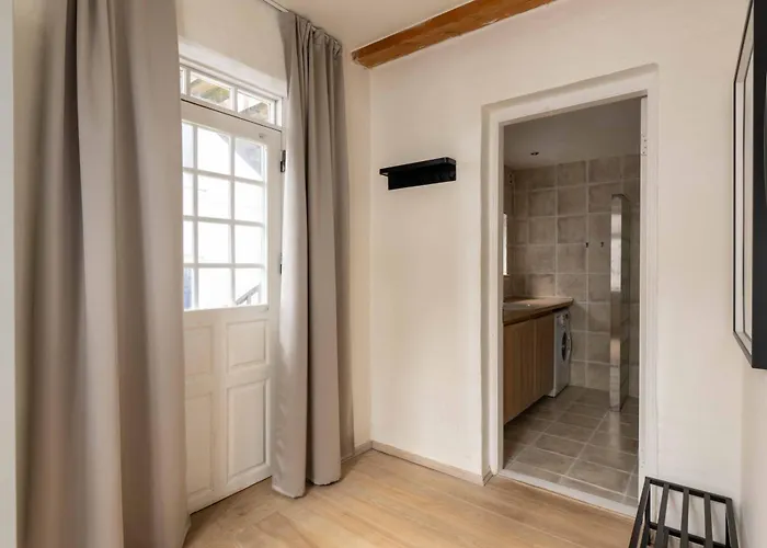 Cozy And Contemporary Ground Floor Retreat Apartment