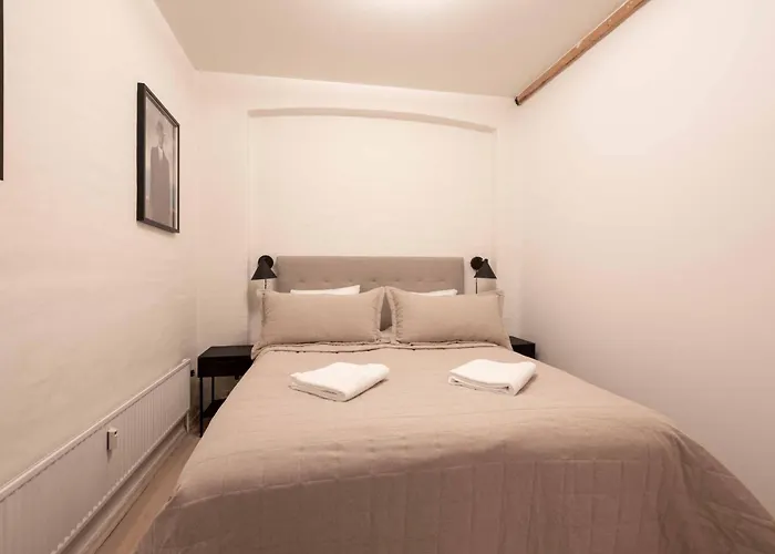 Cozy And Contemporary Ground Floor Retreat Apartment *