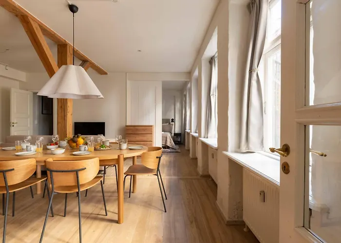 Cozy And Contemporary Ground Floor Retreat Apartment