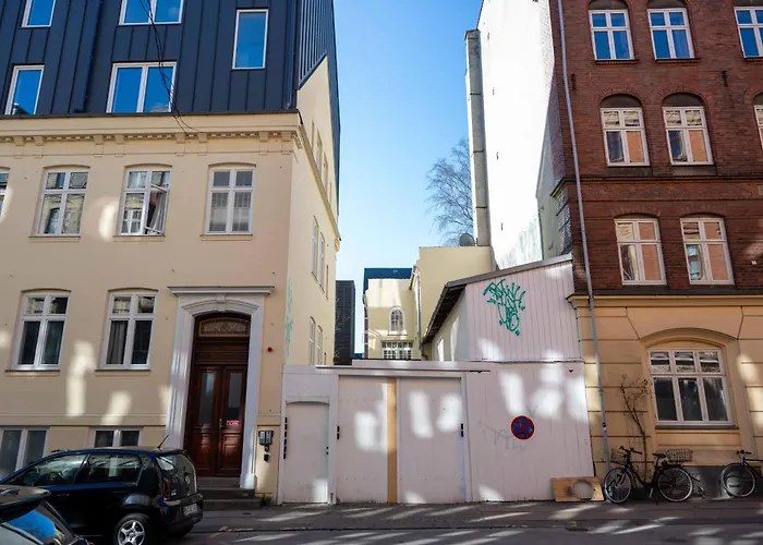 Cozy And Contemporary Ground Floor Retreat Apartment *