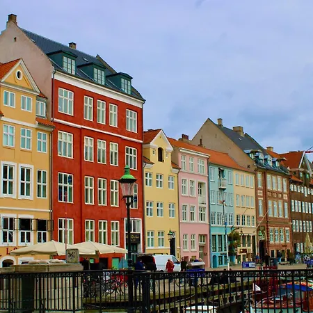 Cozy And Contemporary Ground Floor Retreat * Copenhague